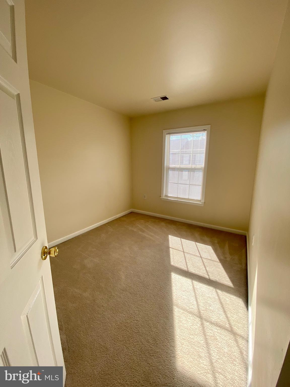 COUNTY GREEN - Residential Lease