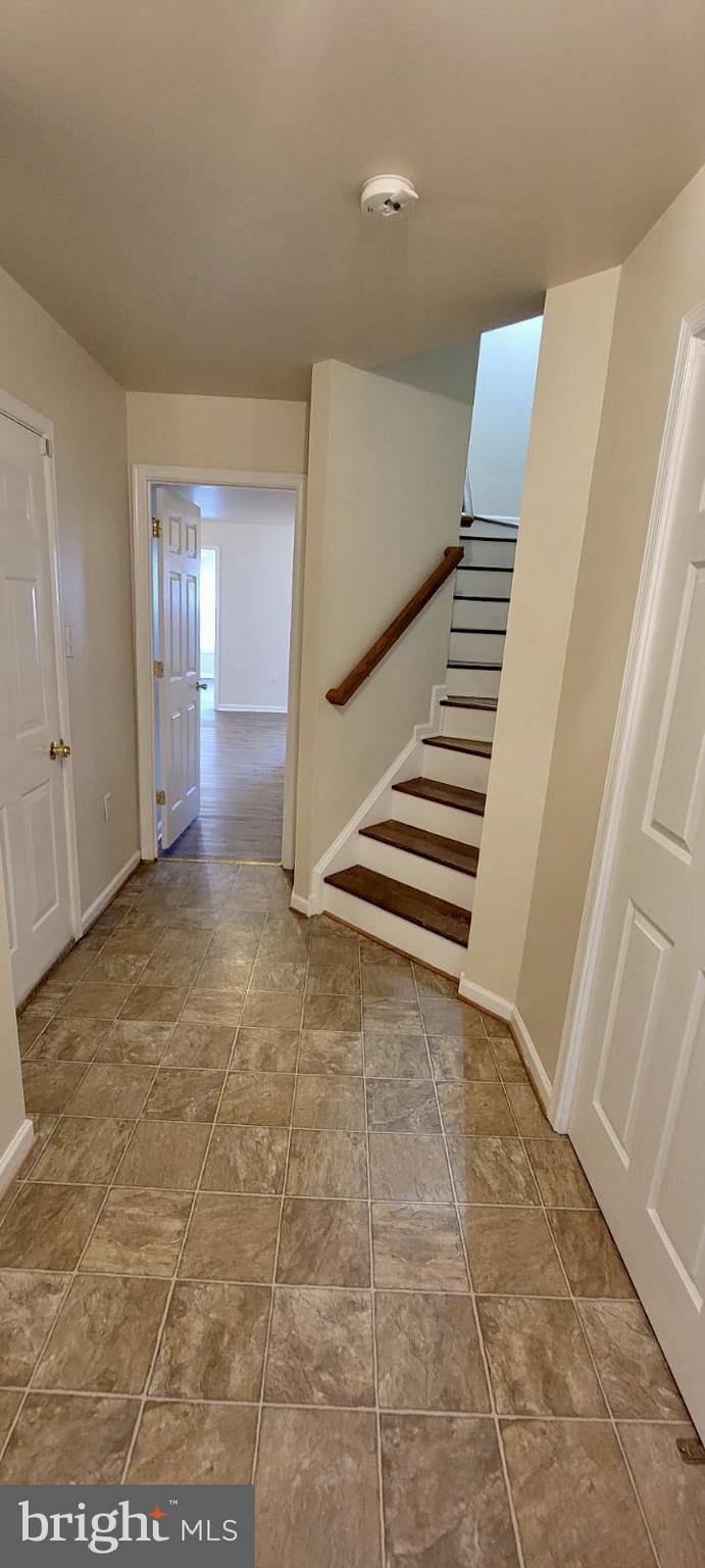 COUNTY GREEN - Residential Lease