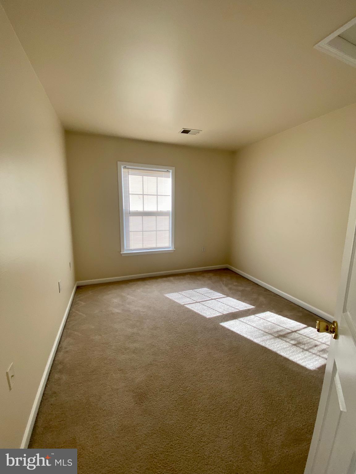 COUNTY GREEN - Residential Lease