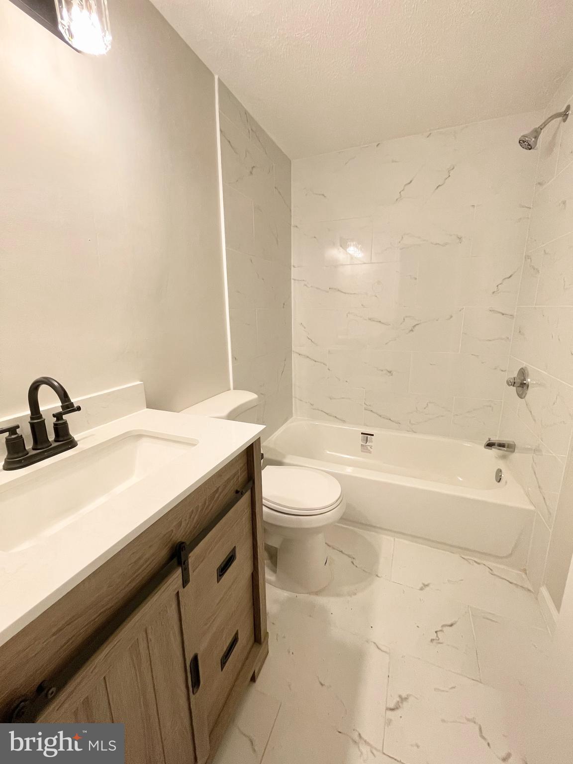 CHURCHILL TOWN SECTOR - Residential Lease