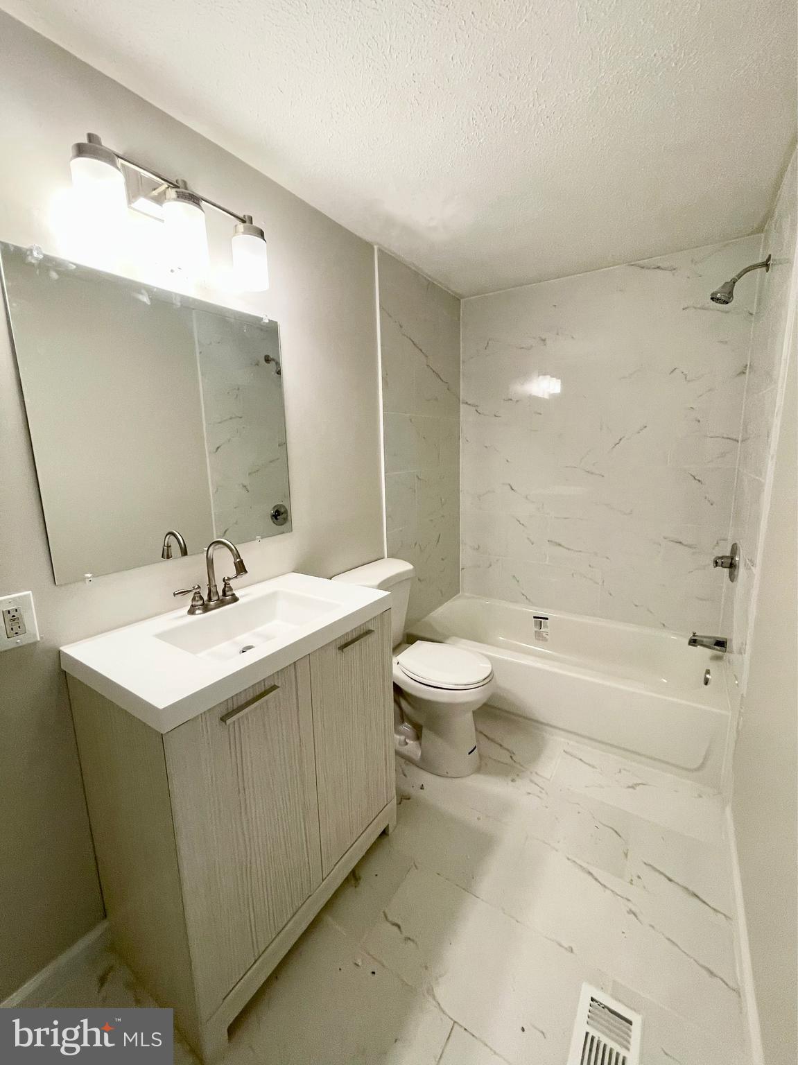 CHURCHILL TOWN SECTOR - Residential Lease