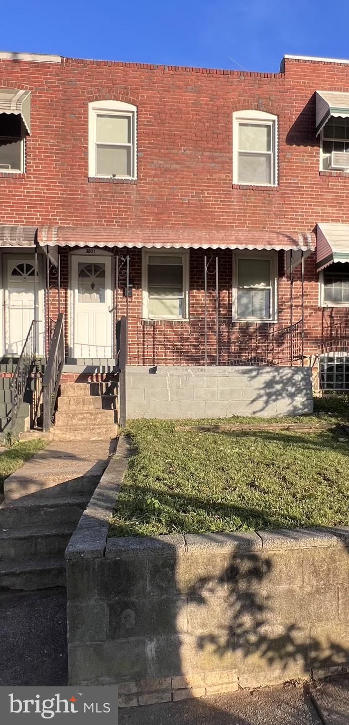 NEW PRICE! Motivated Seller
Come home to this beautiful home. New  appliances, central AC. Open floor concept and modern  touches, make this house, your dream home.