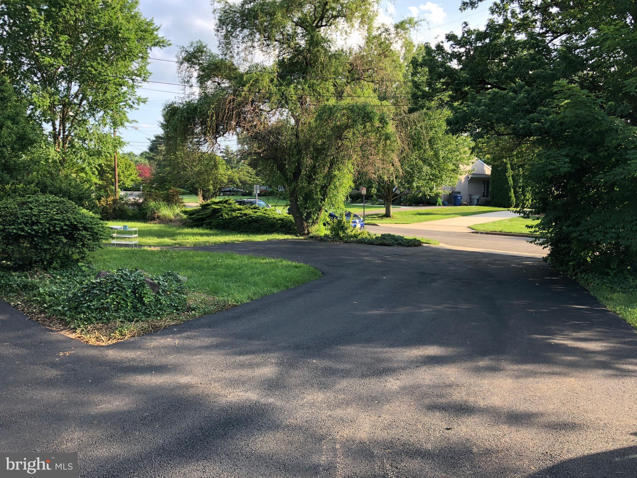 WESTBURY HEIGHTS - Residential Lease