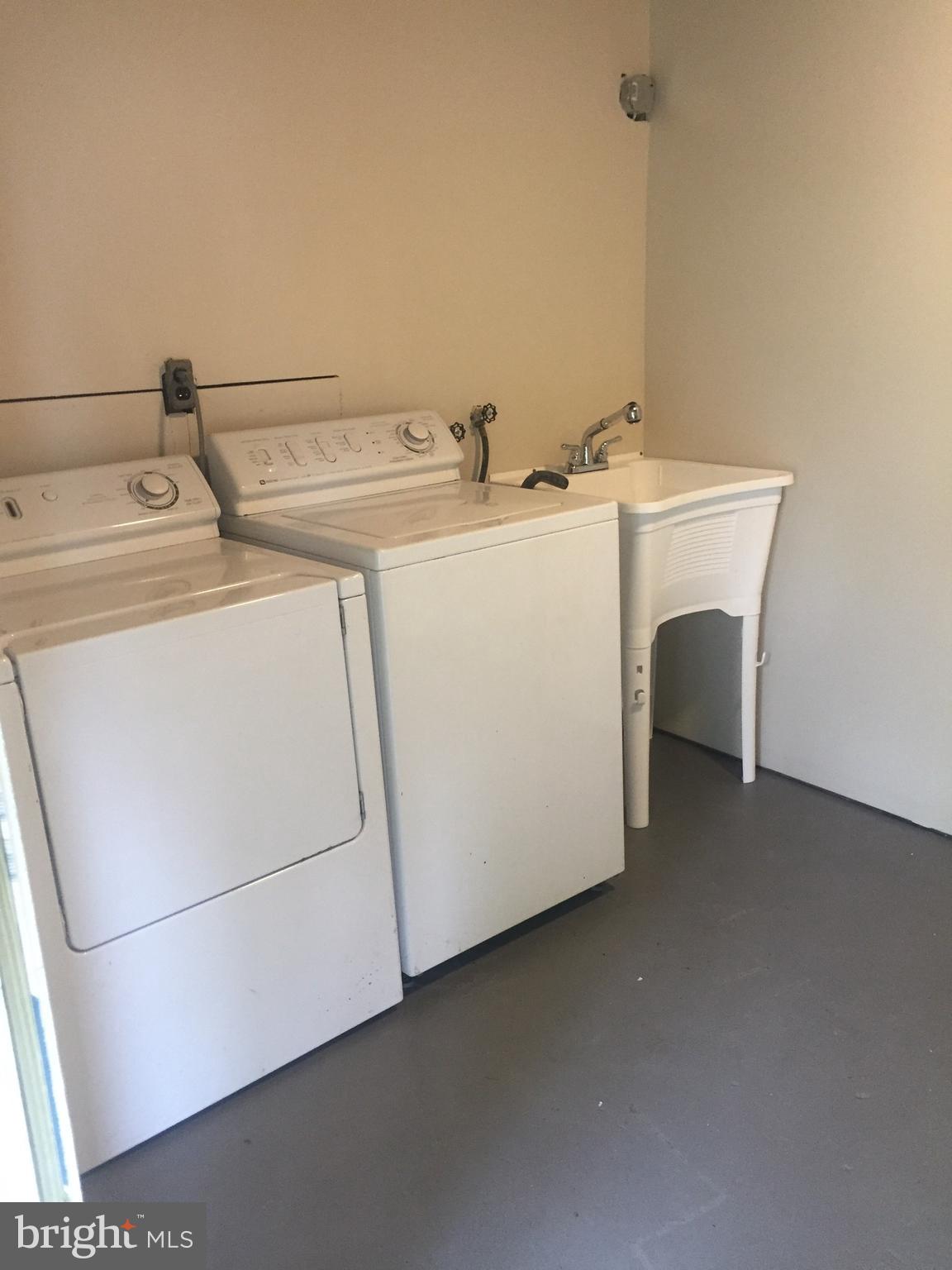 WESTBURY HEIGHTS - Residential Lease