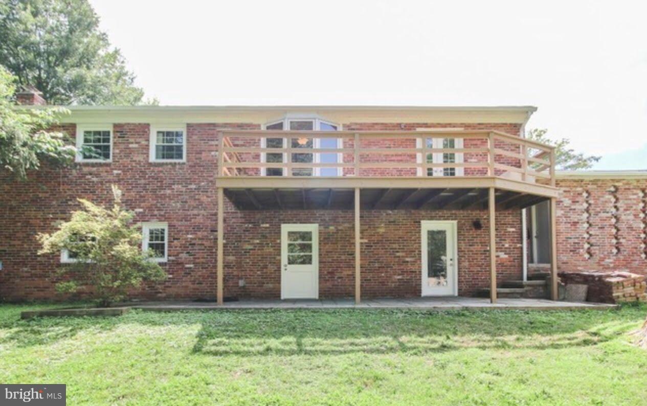 WESTBURY HEIGHTS - Residential Lease