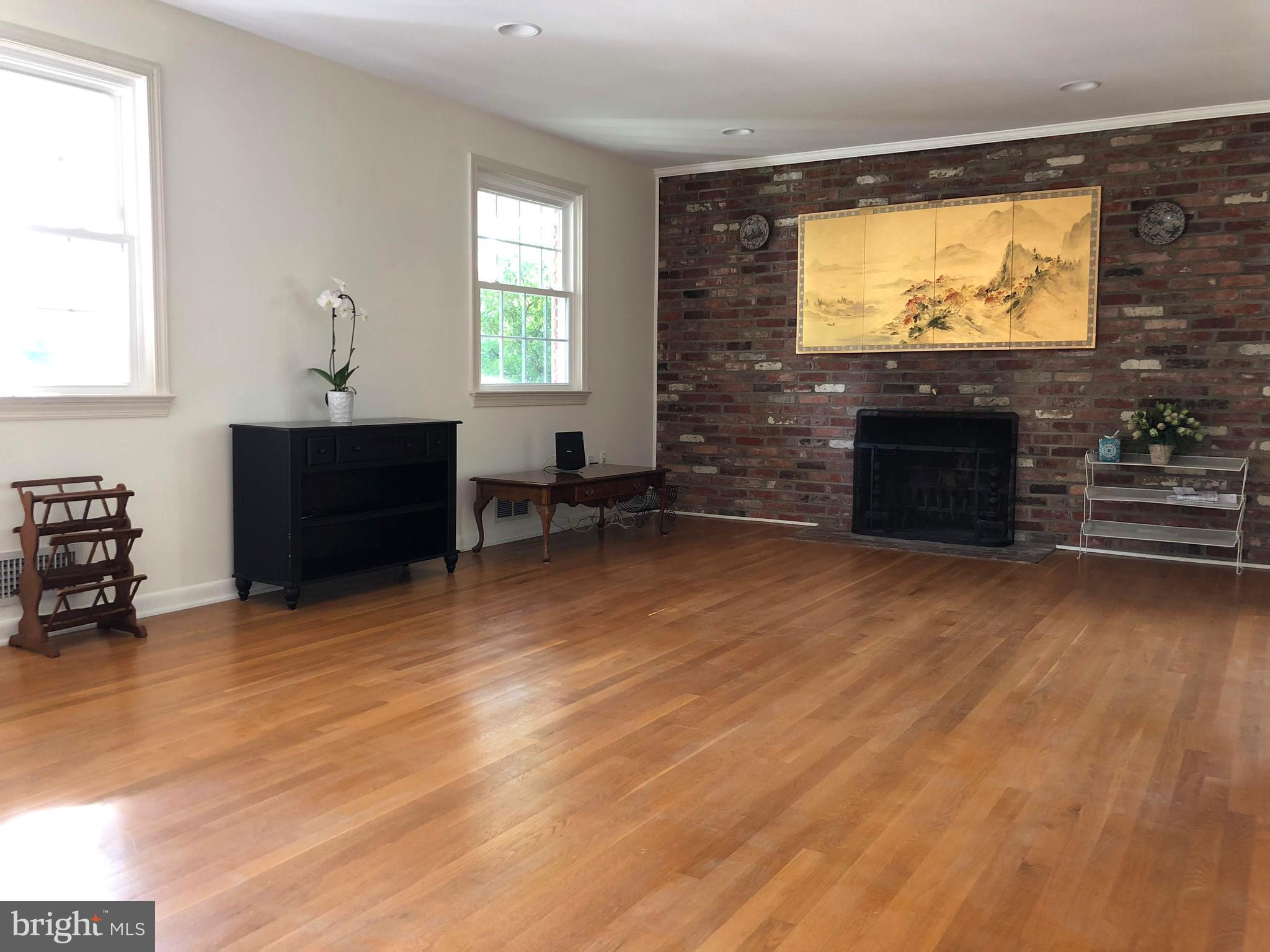 WESTBURY HEIGHTS - Residential Lease