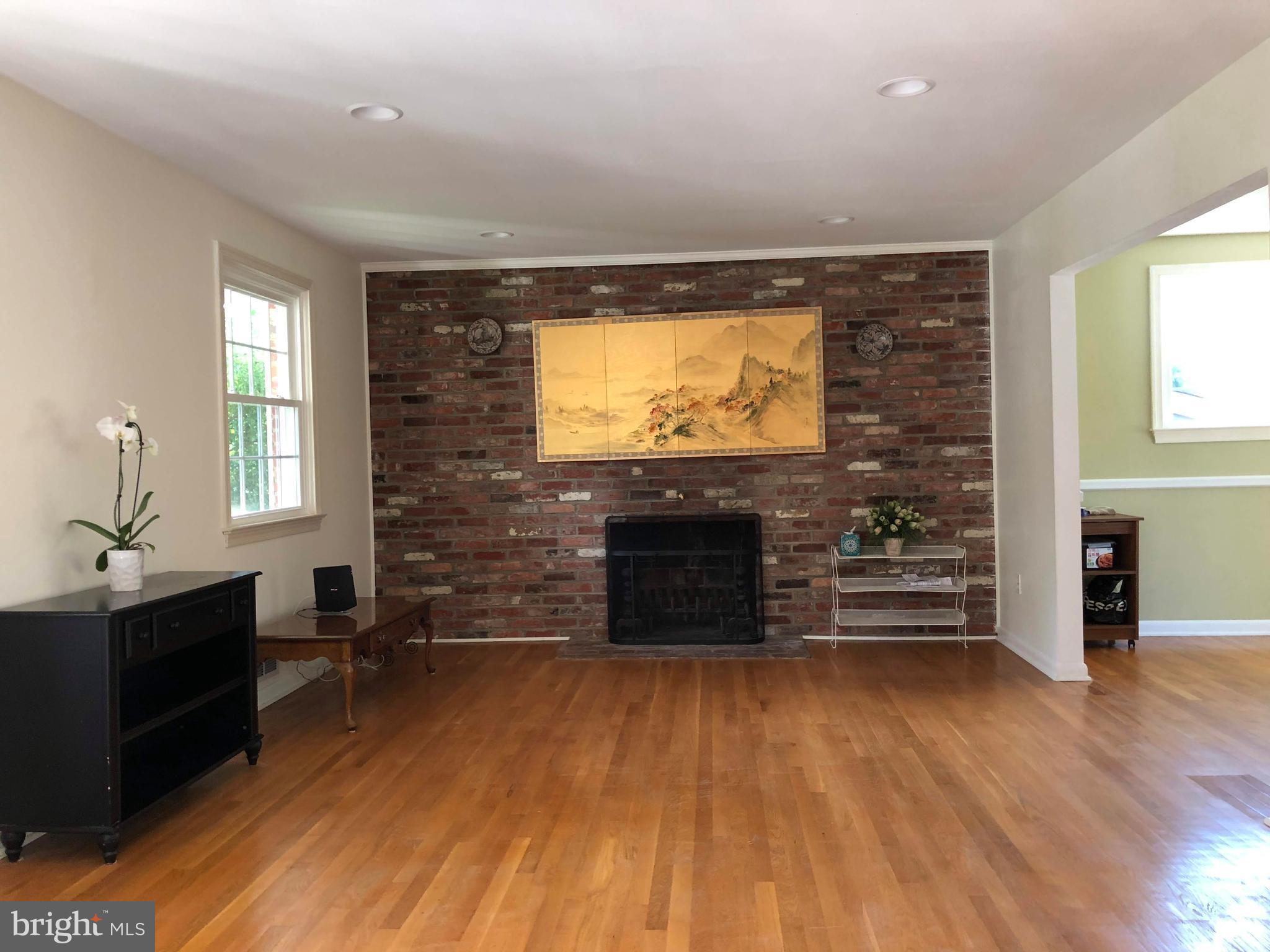 WESTBURY HEIGHTS - Residential Lease