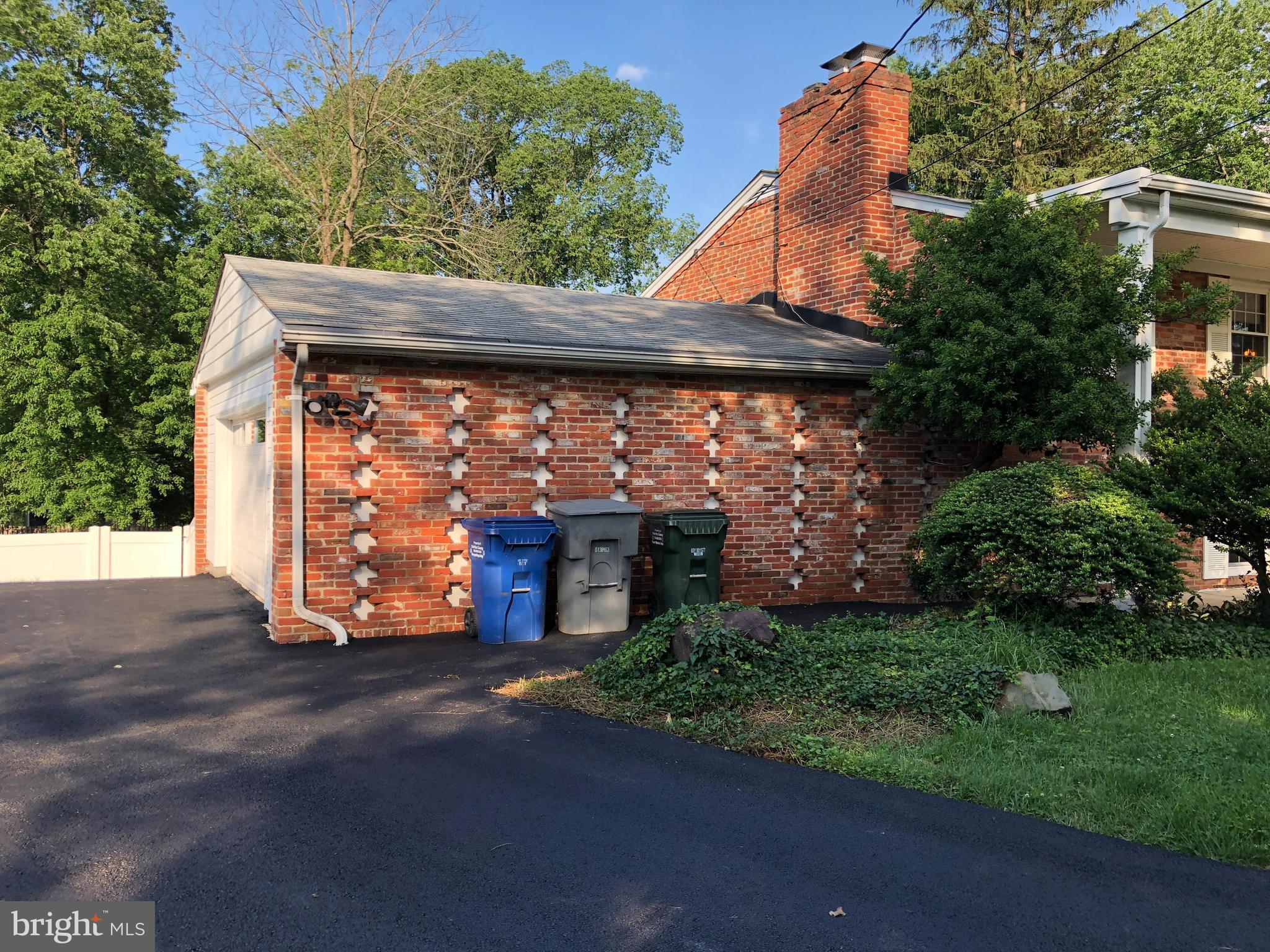 WESTBURY HEIGHTS - Residential Lease