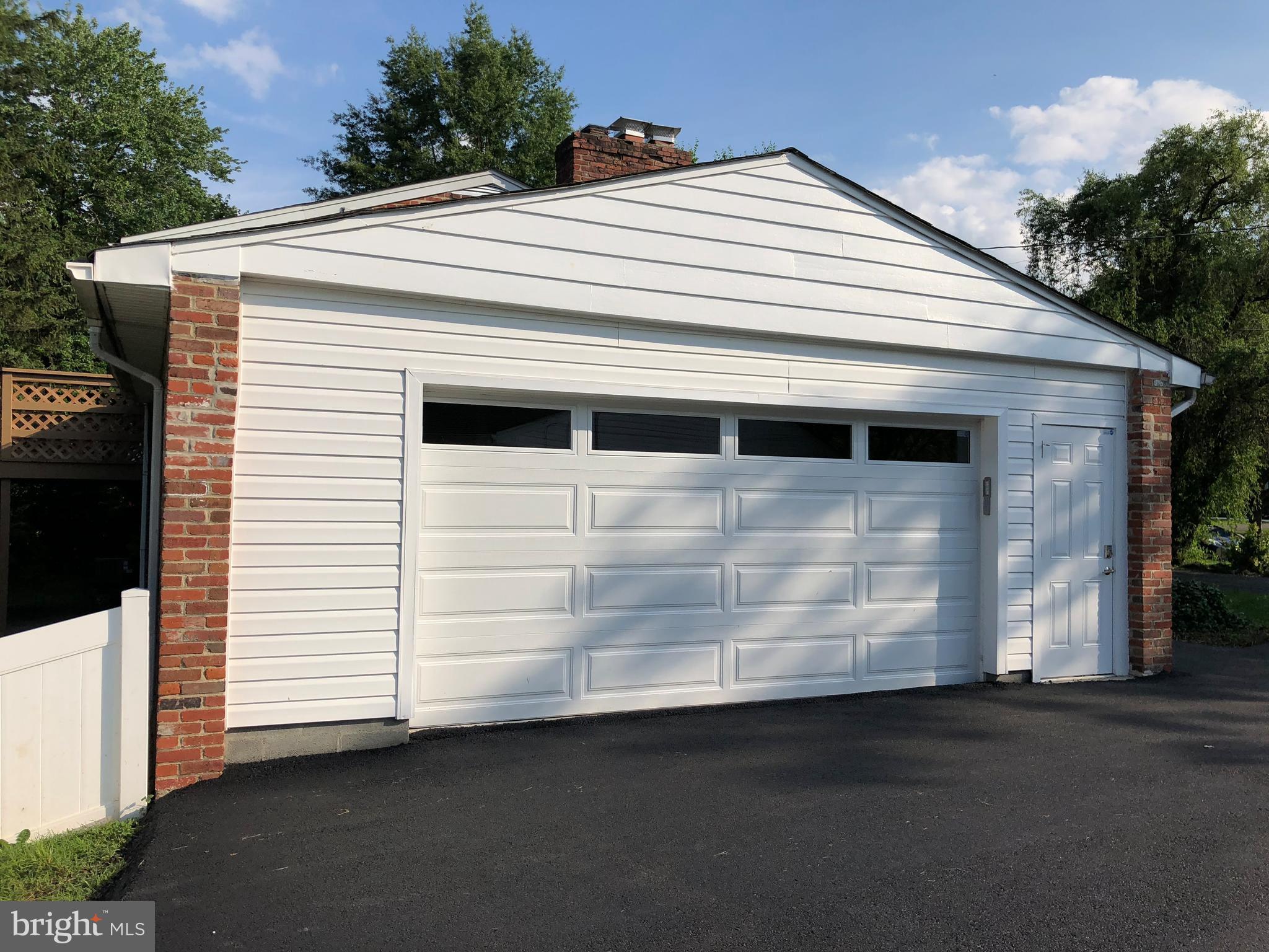 WESTBURY HEIGHTS - Residential Lease