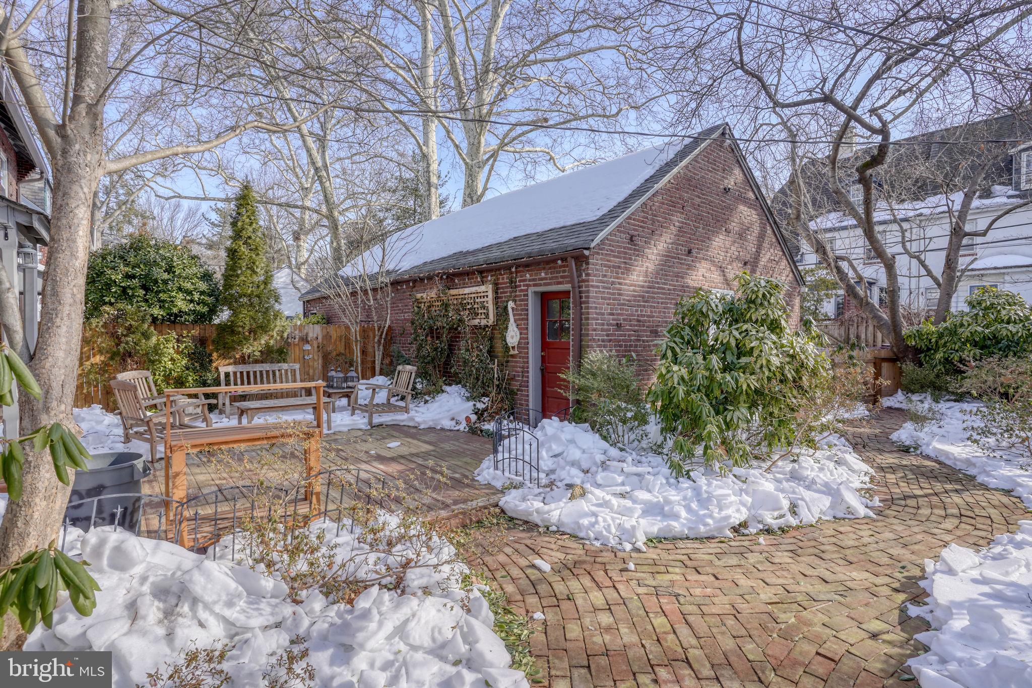 WAWASET PARK - Residential