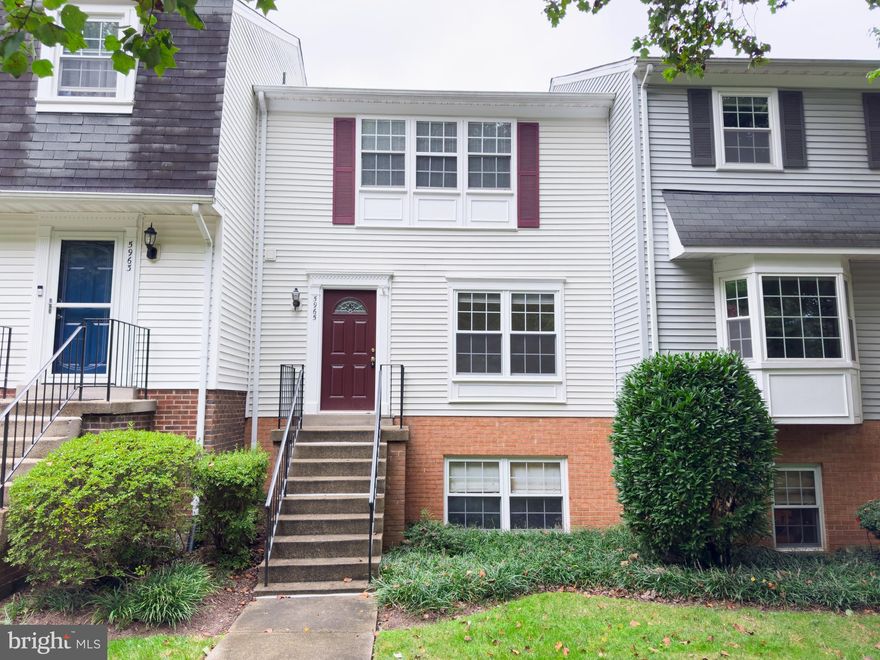 Lovely colonial 3 bedroom 2.5 bath condo townhouse in the popular Burke Centre community. This home has been cared for exceptionally well over the years with extensive upgrades and improvements to the entire house including the kitchen with granite counters, stainless steel appliances, and very nice cabinets as well as upgrades to bathrooms, flooring, newer heat pump, and many other improvements This home is in an excellent location in Burke Centre within walking access to Lake Barton, shopping centers, restaurants, transportation. The commuter VRE station is less than 1 mile away. Farmers Market on Saturdays. Walk to the metro bus and Pentagon Express bus. No yard maintenance unit. Burke Center amenities include 50 miles of walking and jogging trails, bike trails, tot lots, 5 pools (with additional membership fee), community centers, basketball courts, tennis courts, and community activities. This neighborhood has lots of extra parking and a huge green space in the center of the community. Immediate move-in availability. No Pets. Tenant responsible for all utilities. Renters insurance is required as part of the lease. 1st-full month rent and security deposit will be required upon signing of a lease. NO BASEMENT in this unit the lower level has access to a nice fenced patio area but no actual living space.