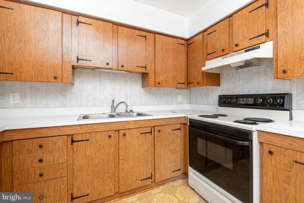 LAWNDALE ACRES - Residential