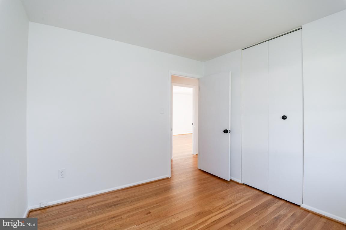 LAWNDALE ACRES - Residential