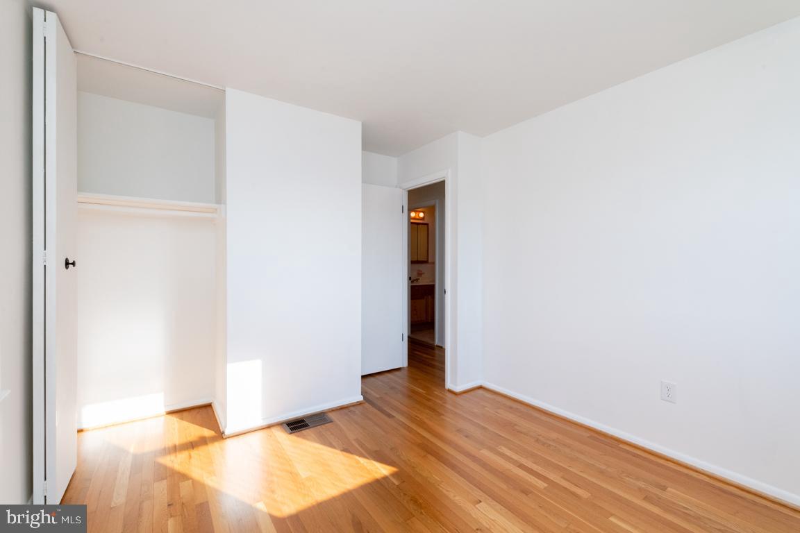 LAWNDALE ACRES - Residential