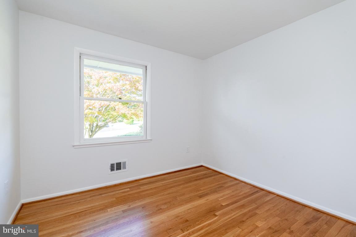 LAWNDALE ACRES - Residential