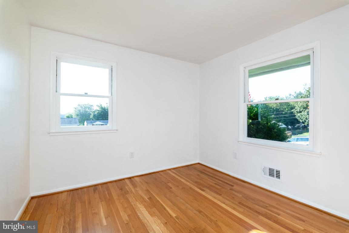 LAWNDALE ACRES - Residential