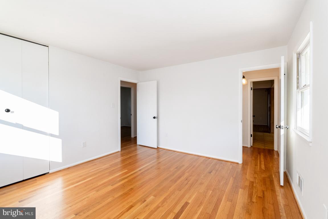 LAWNDALE ACRES - Residential