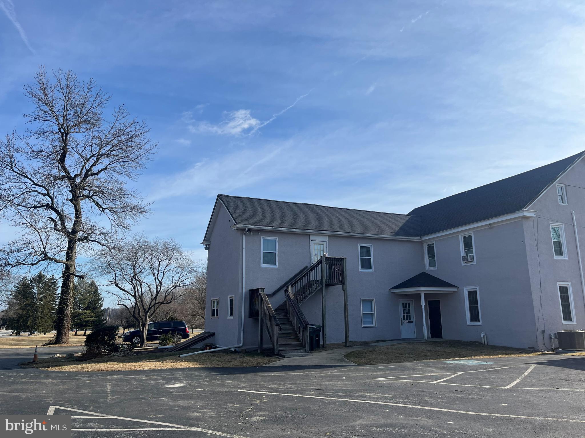 4215 W LINCOLN HIGHWAY