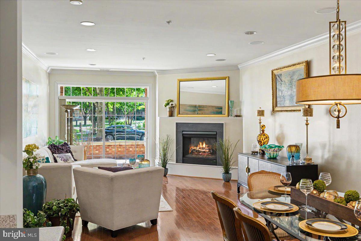 MERIDIAN VALLEY SQ - Residential