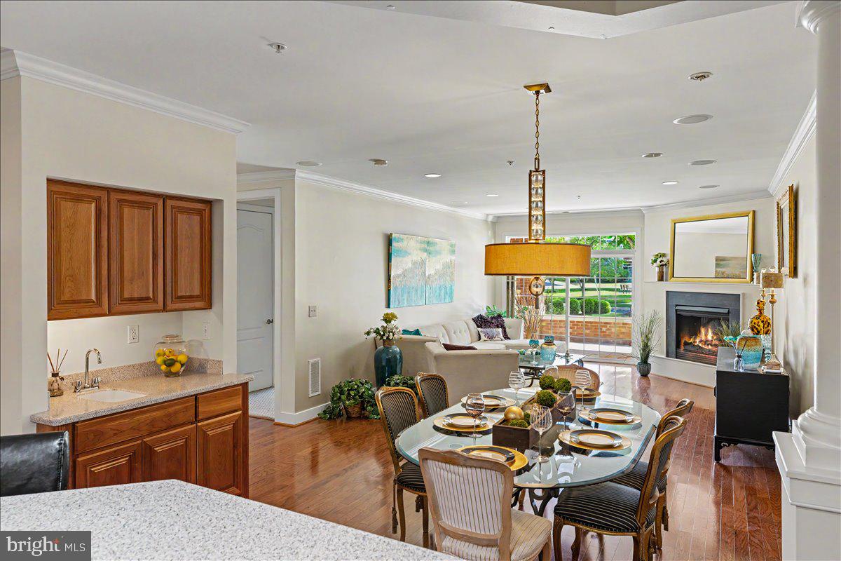 MERIDIAN VALLEY SQ - Residential