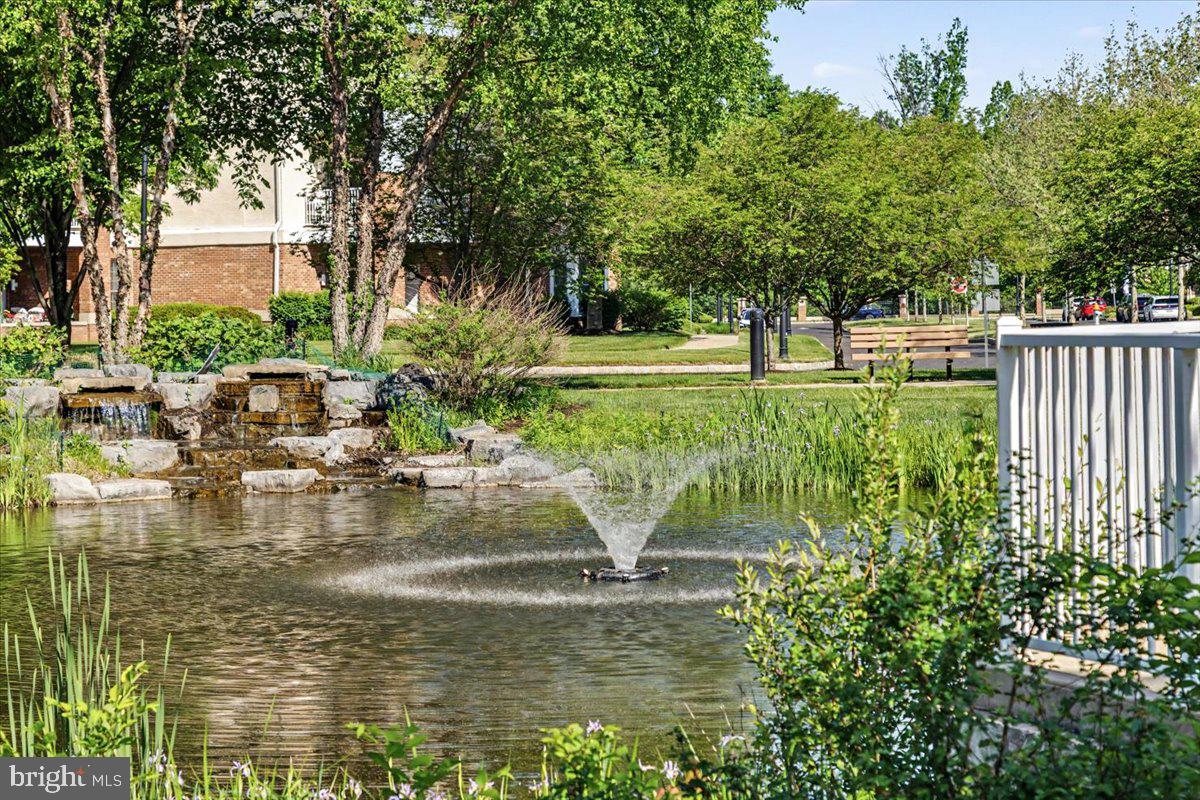 MERIDIAN VALLEY SQ - Residential
