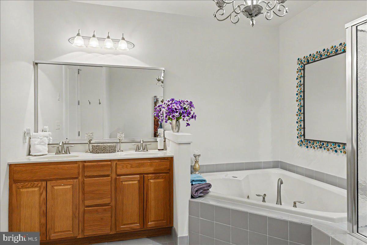 MERIDIAN VALLEY SQ - Residential
