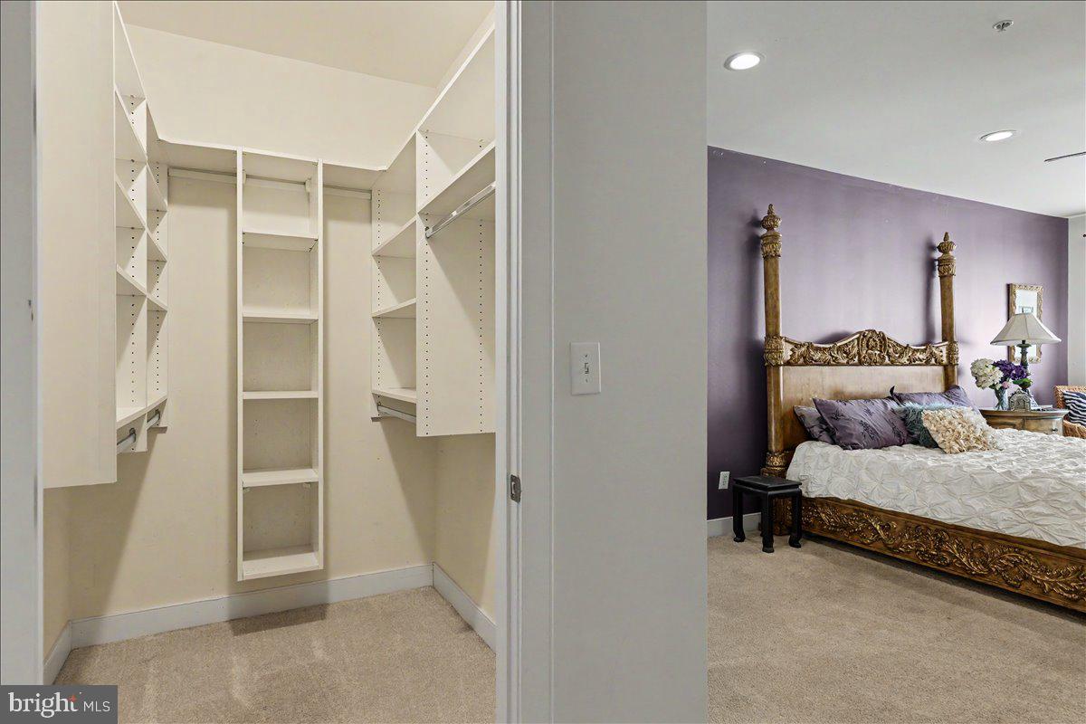 MERIDIAN VALLEY SQ - Residential