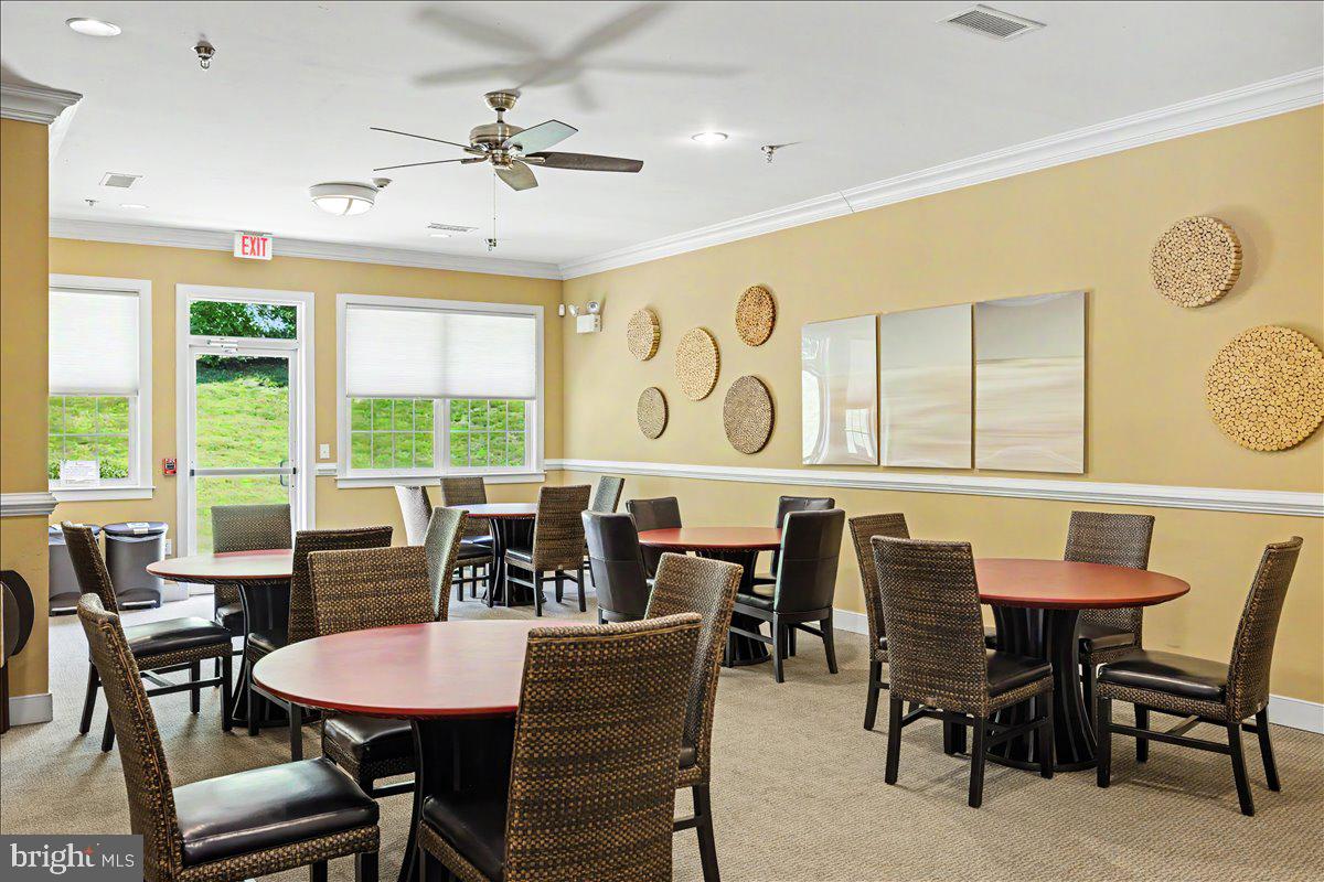 MERIDIAN VALLEY SQ - Residential