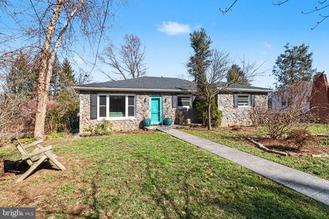 Homes For Sale - 303 S Market Street<br/> MOUNT JOY, PA 17552