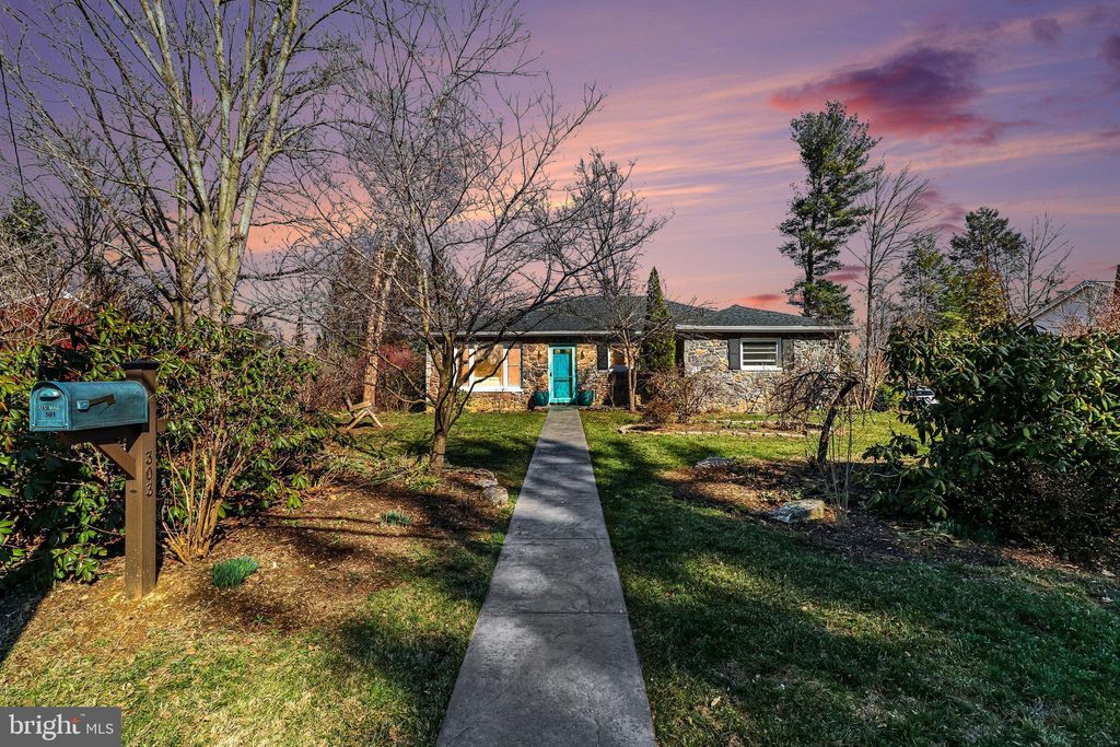 Photo of 303 S Market Street, MOUNT JOY, PA 17552 (MLS # PALA2083630)