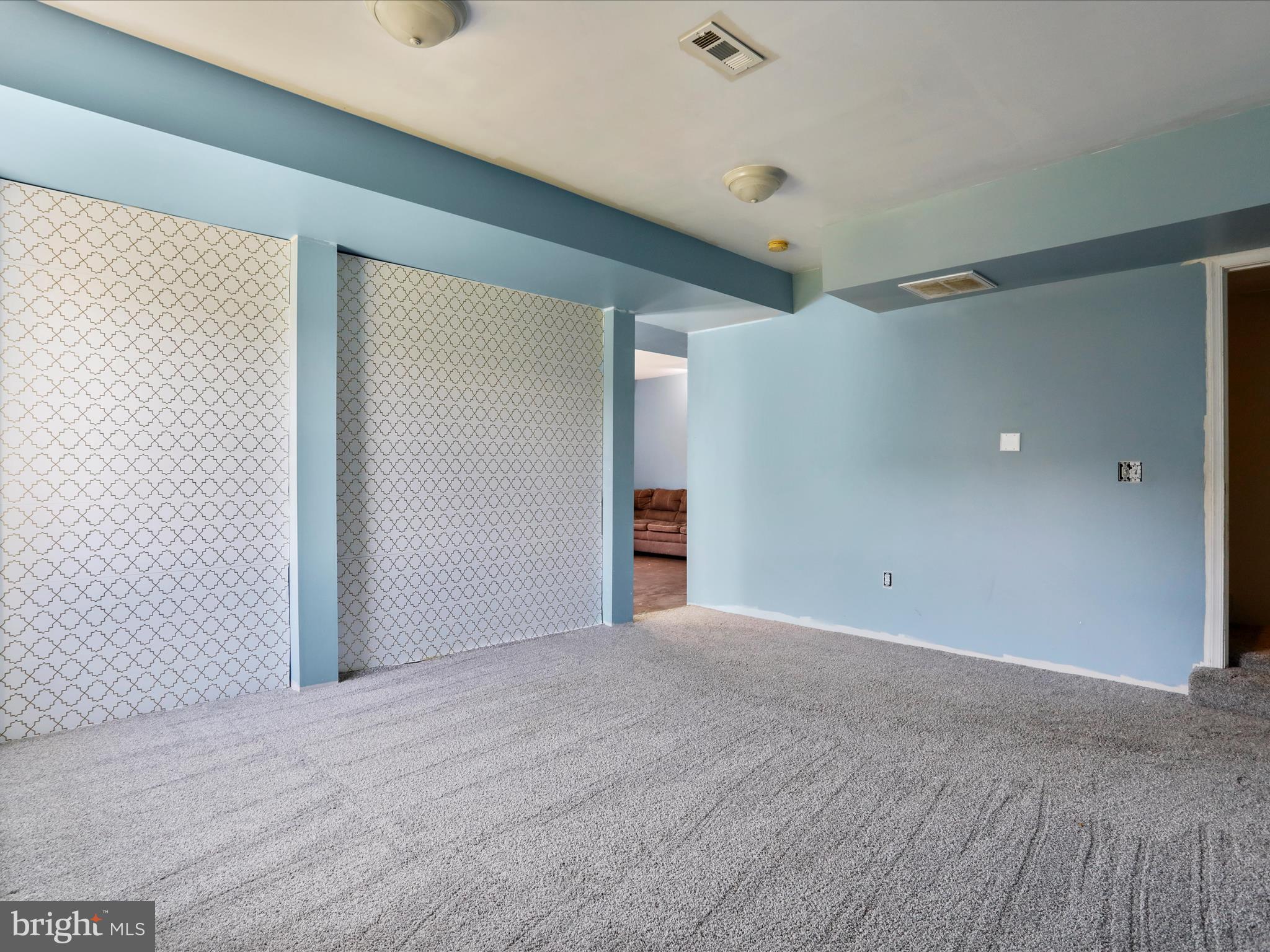 SHERMAN ESTATES - Residential