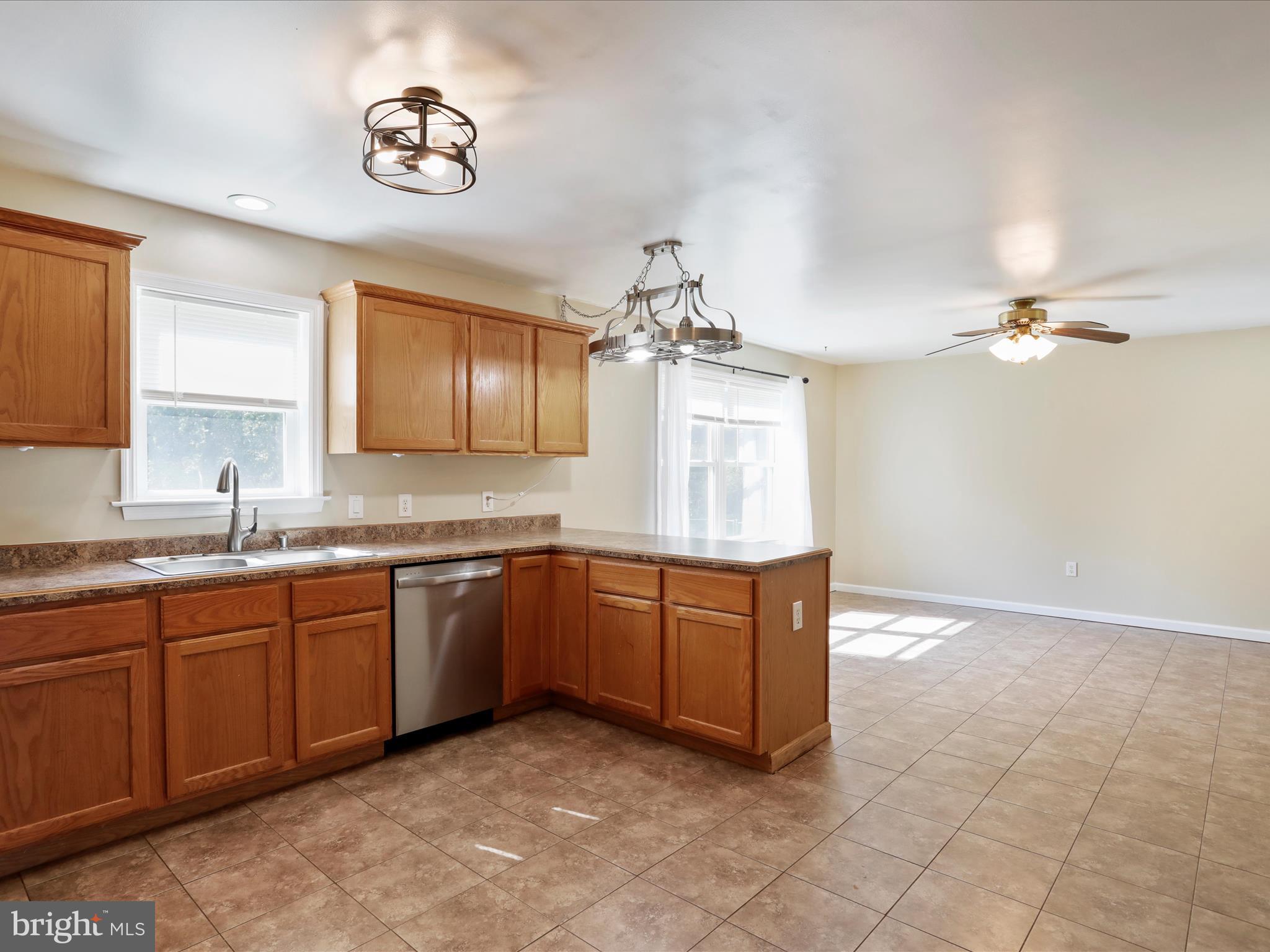 SHERMAN ESTATES - Residential