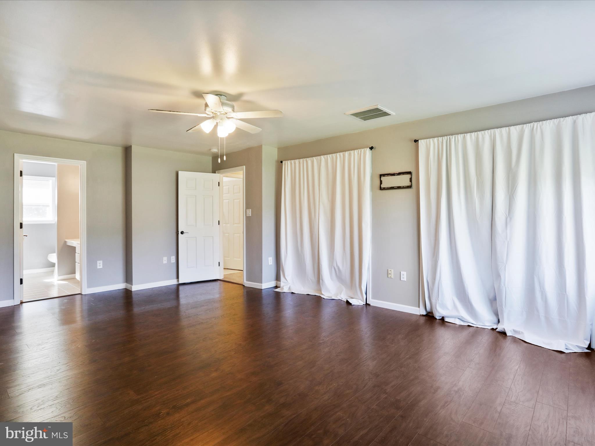 SHERMAN ESTATES - Residential