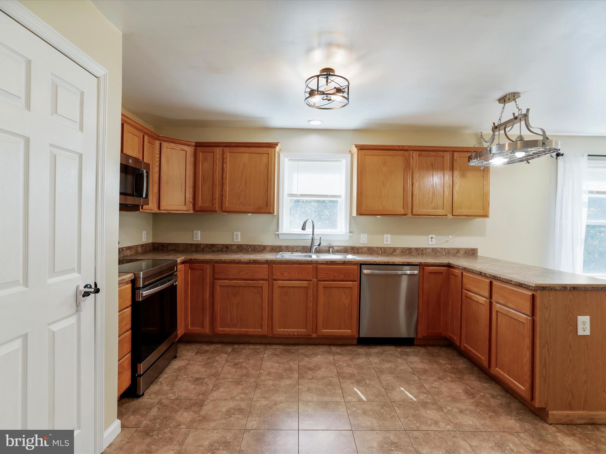 SHERMAN ESTATES - Residential