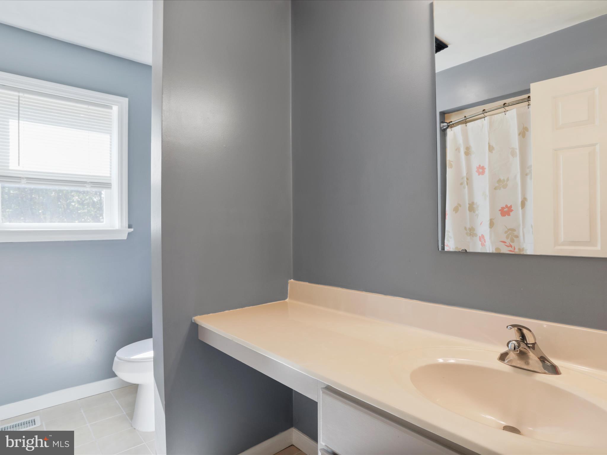 SHERMAN ESTATES - Residential