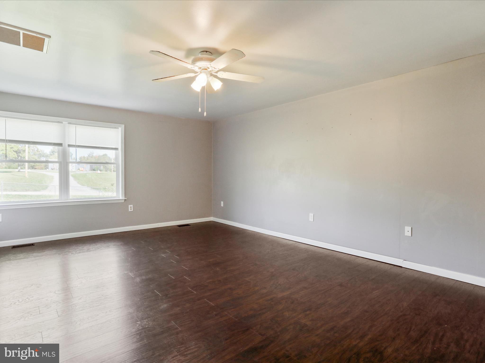 SHERMAN ESTATES - Residential