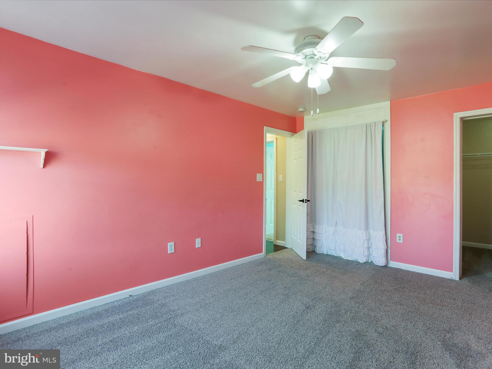 SHERMAN ESTATES - Residential