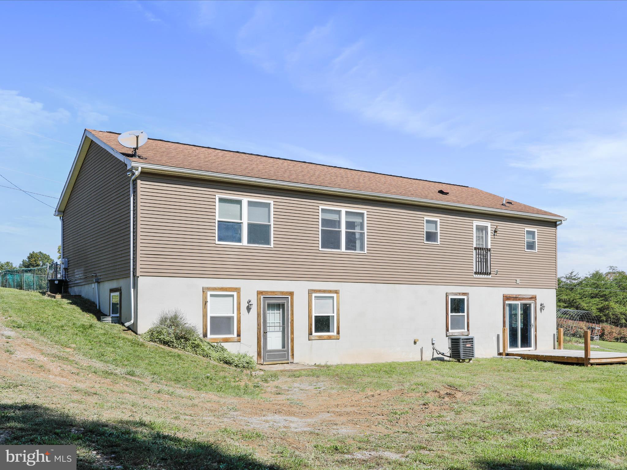 SHERMAN ESTATES - Residential