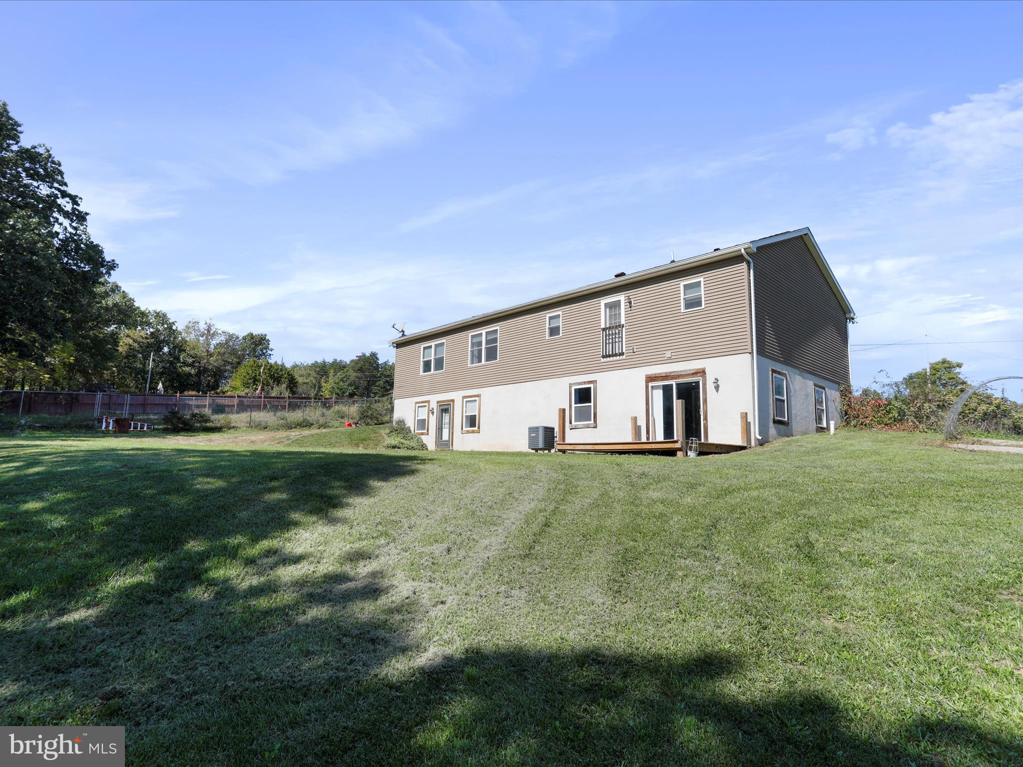 SHERMAN ESTATES - Residential