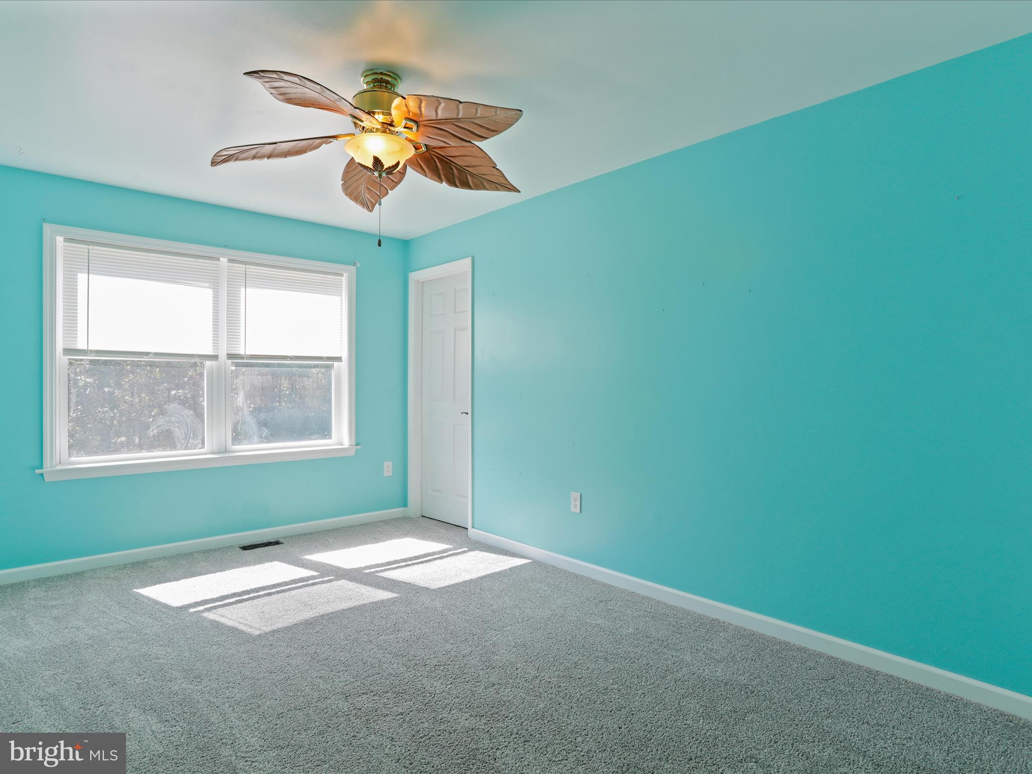 SHERMAN ESTATES - Residential