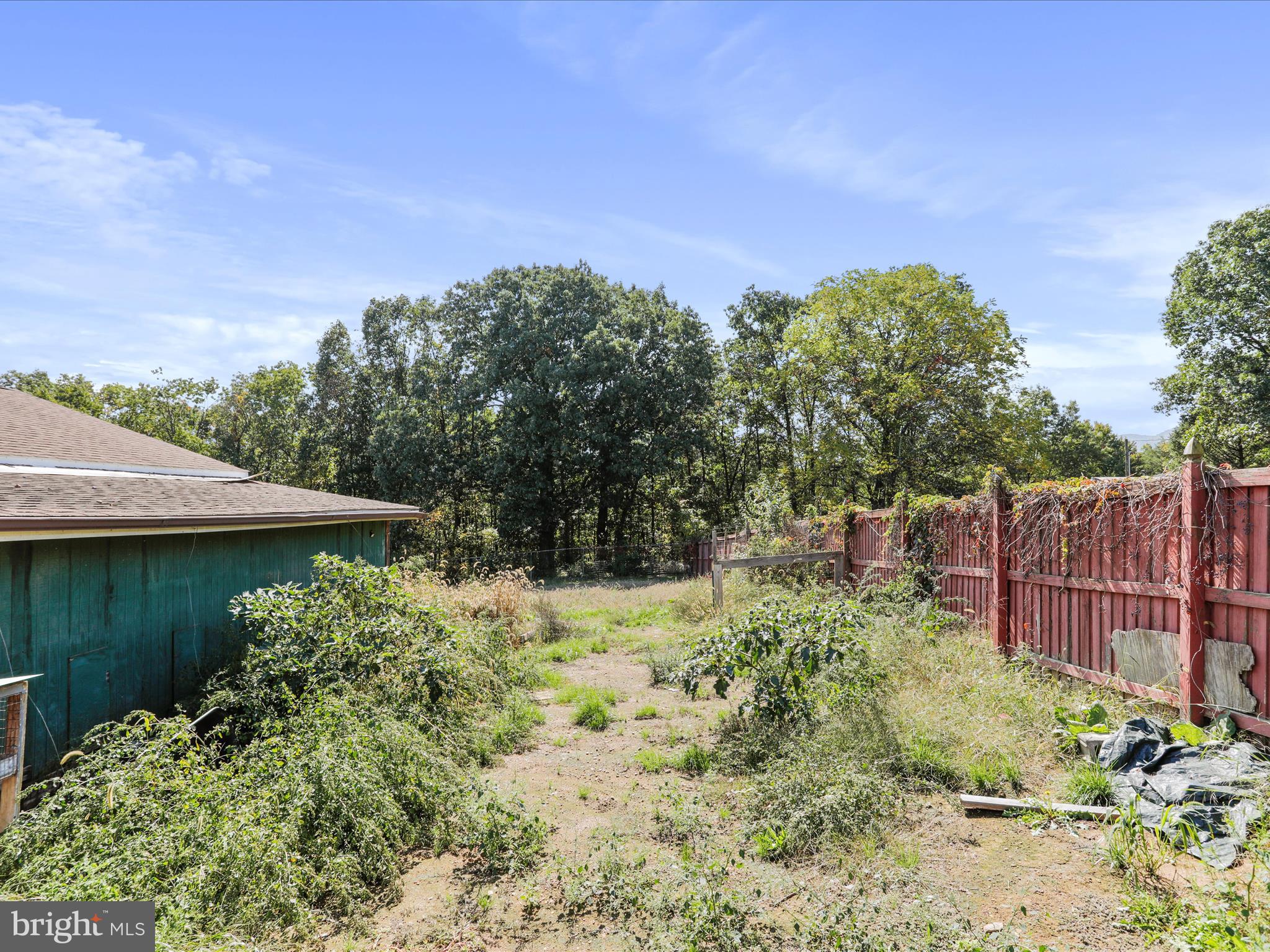 SHERMAN ESTATES - Residential