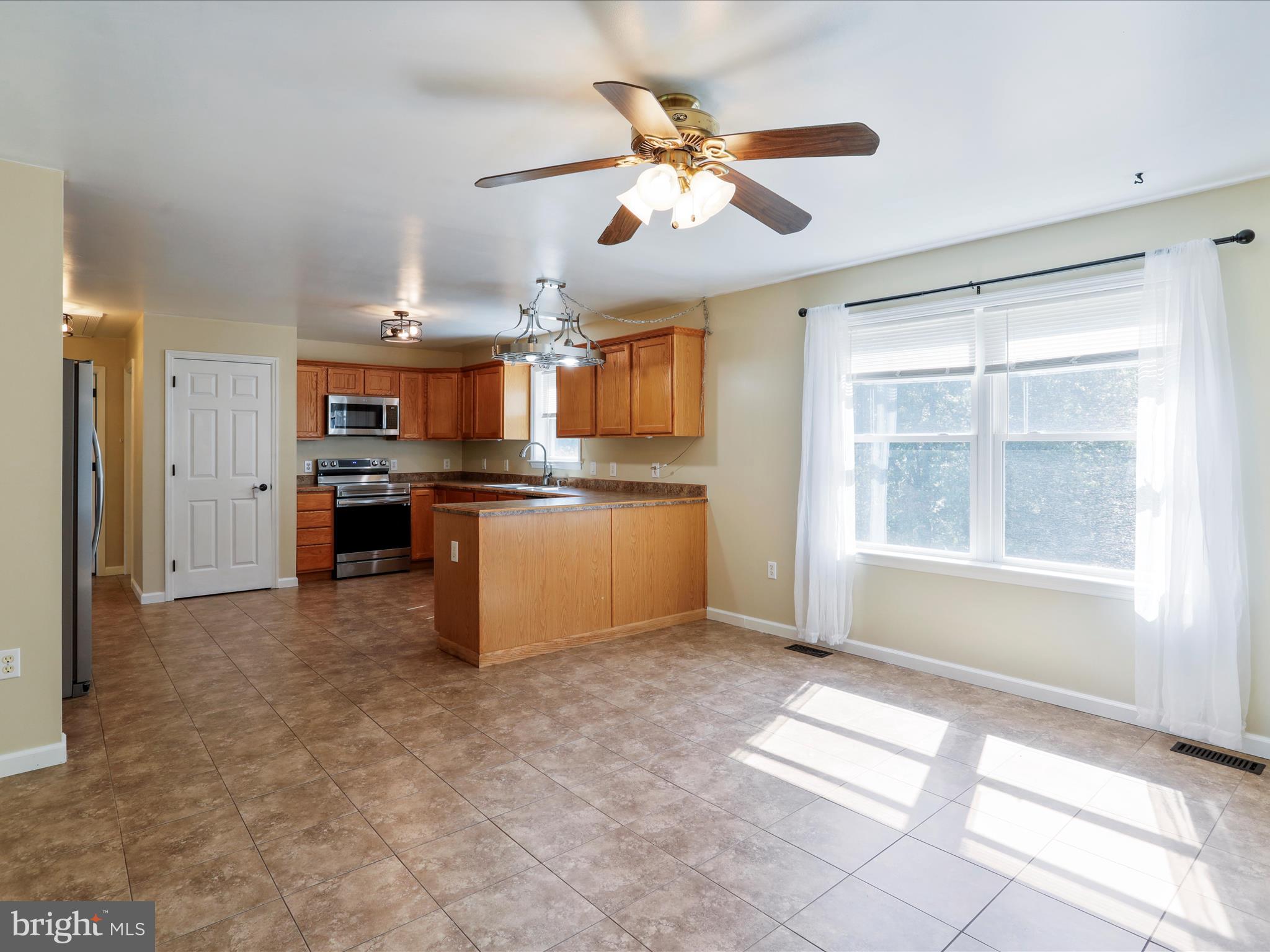 SHERMAN ESTATES - Residential