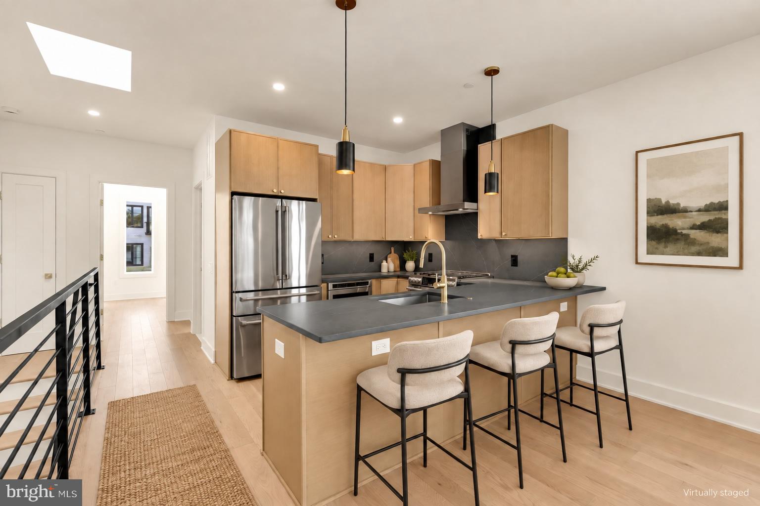 224 21ST NE 4