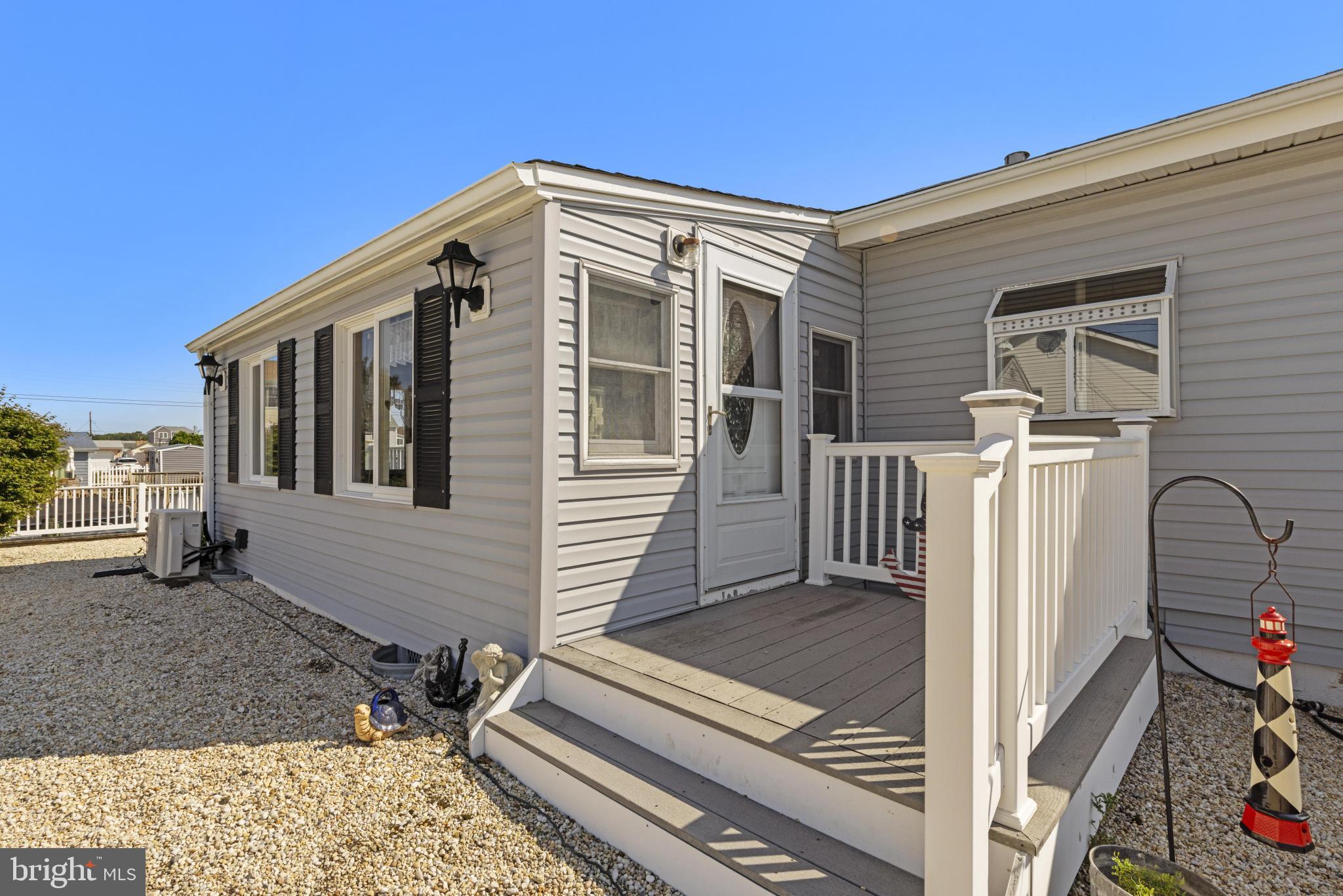 66 JONATHAN DRIVE