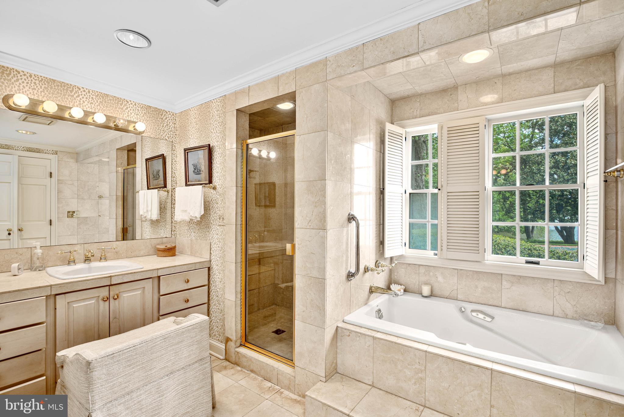 ROYAL OAK - Residential