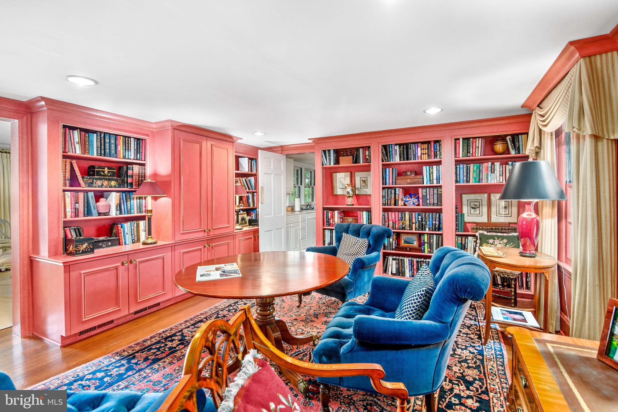 ROYAL OAK - Residential