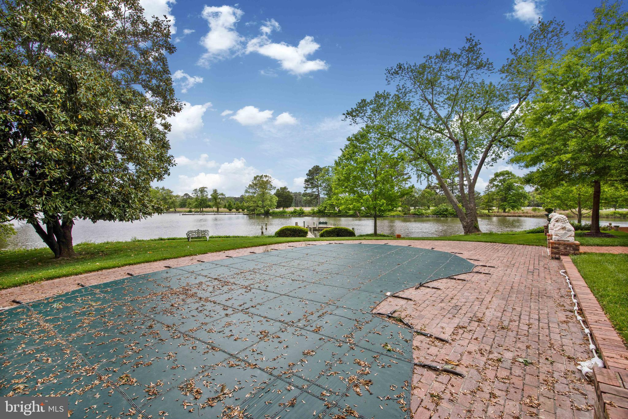 ROYAL OAK - Residential