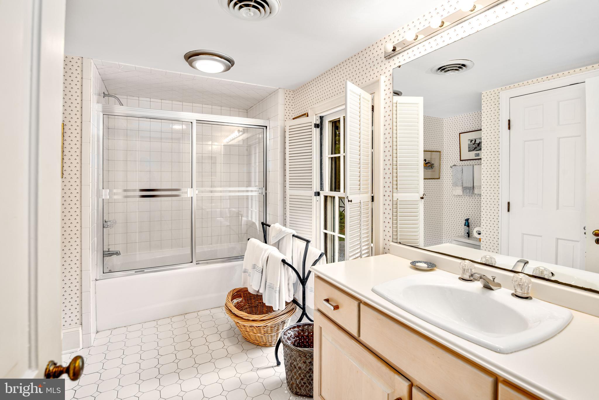 ROYAL OAK - Residential