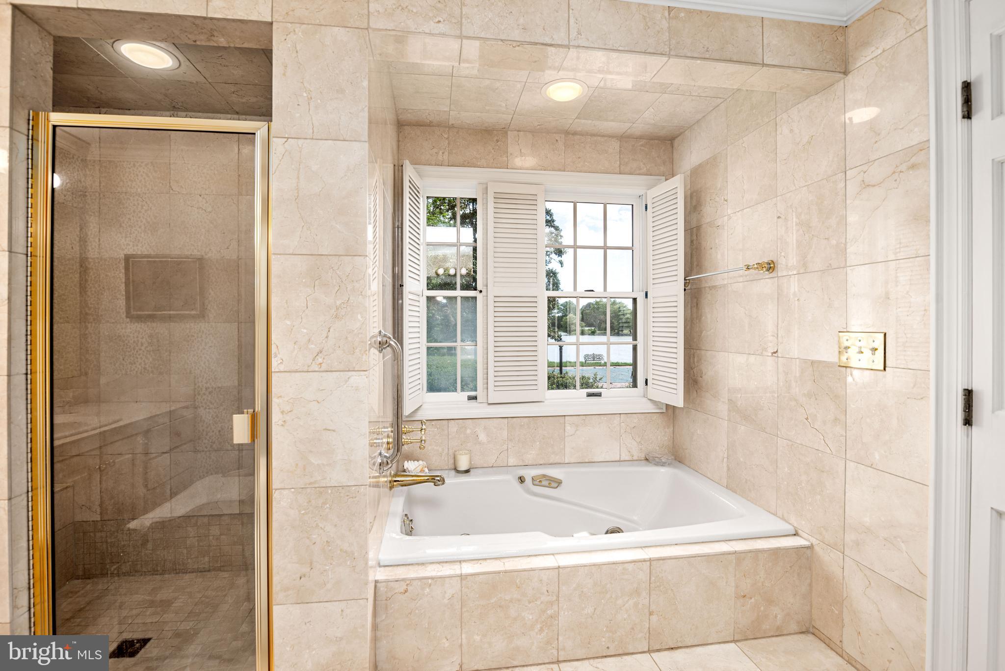 ROYAL OAK - Residential