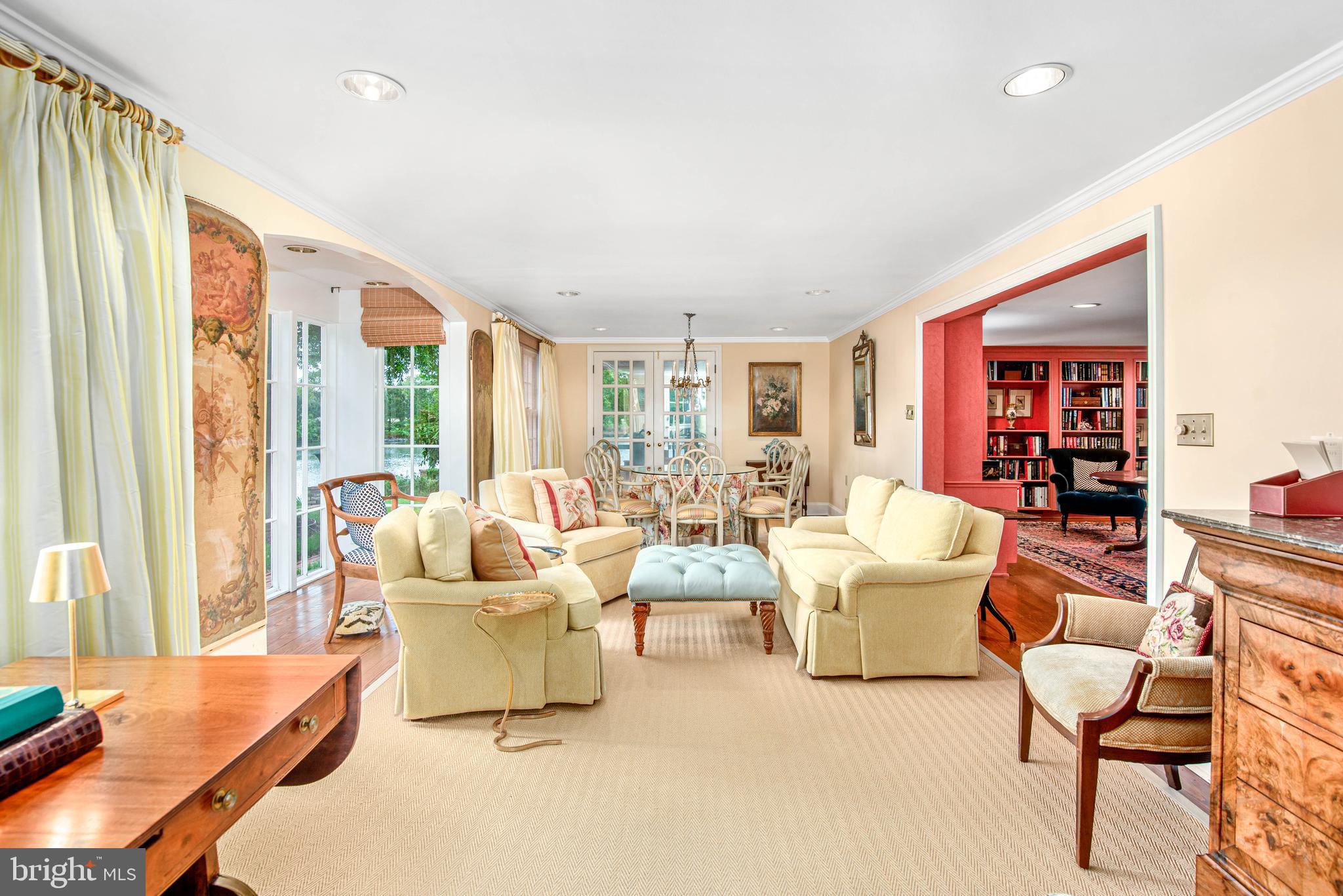 ROYAL OAK - Residential